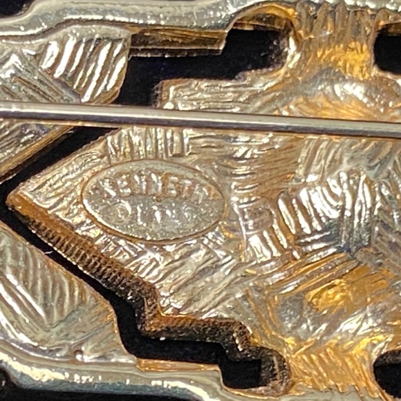 Sparkling Kenneth Lane “Ruby” Crystal Art Deco Brooch - Picture 5 of 6